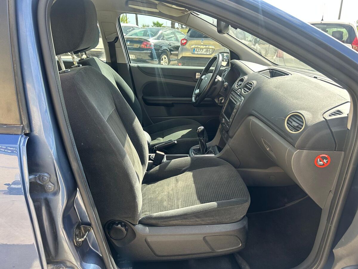 FORD FOCUS GHIA 1.8 TDCI MANUAL SPANISH LHD IN SPAIN 98000 MILES SUPERB 2005